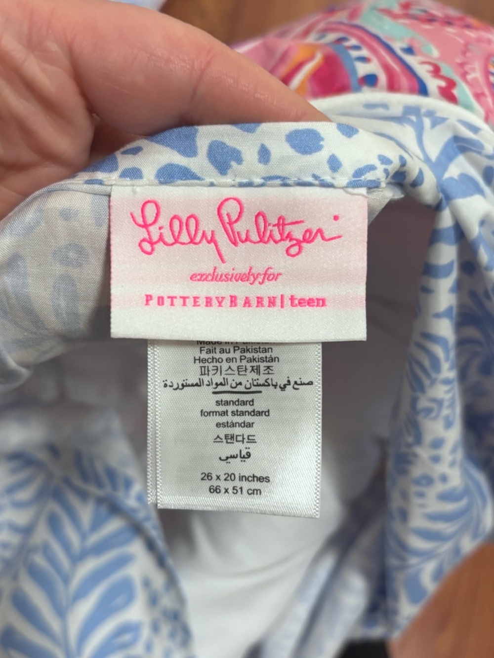 Lilly Pulitzer pottery barn teen in pillow shams - Picture 3 of 4